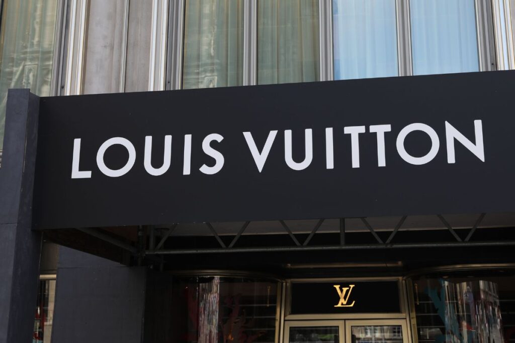 A Louis Vuitton store | Gold and Bags Pawn Shop